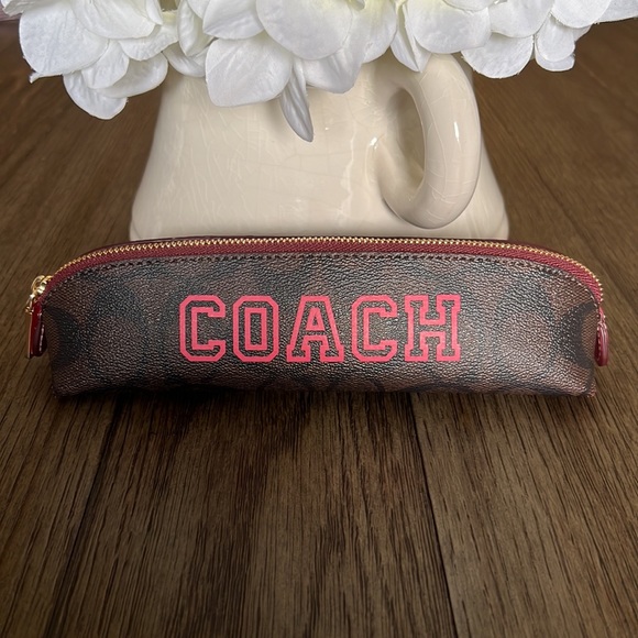 COACH ✏️✏️✏️CASE - Picture 3 of 9